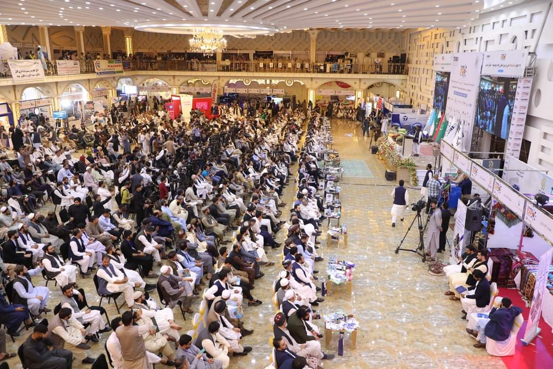 ملا برادر: د ا، ا راتګ سره هېواد کې پانګونې ته زمینه برابره شوې