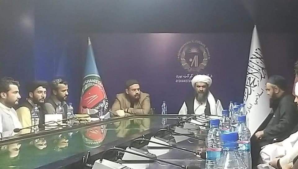 پرون کرکټ بورډ کې څه تېر شول