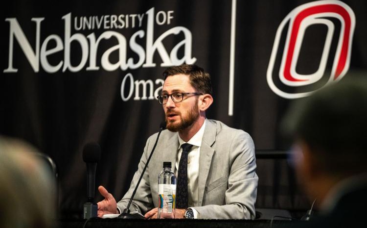 وېسټ د افغانستان په اړه د بېلابېلو هېوادونو او سازمانونو له چارواکو سره کتلي