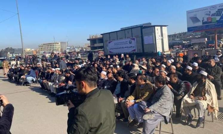 هیواد کې صرافانو کاربندیز پیل کړ