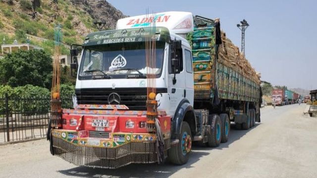 پاکستان: د افغانستان پر لاره مو منځنۍ اسیا ته د صادراتو زمینه برابره شوې