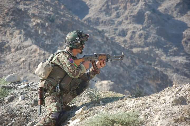 ننګرهار کې د طالبانو د سرې قطعې دوه غړي ووژل شول.