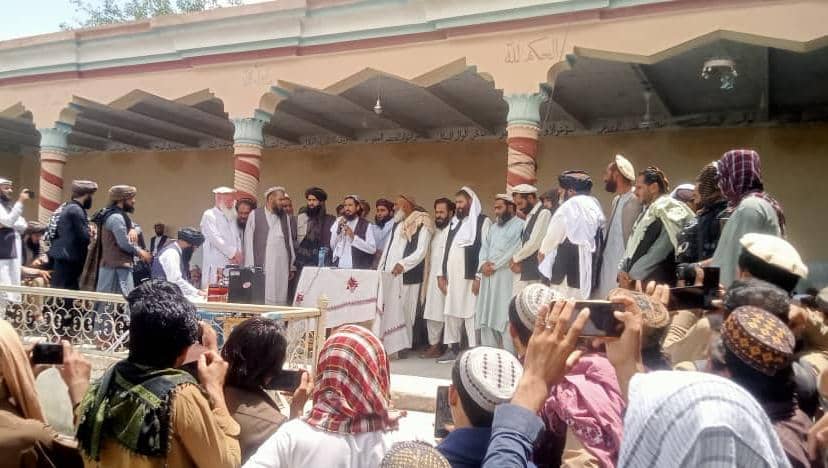 ننګرهار کې د دوو کورنیو ترمنځ سل کلنه دښمني په دوستۍ بدله شوه