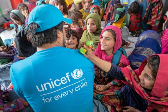 یونېسف: د افغان ښځو او ماشومانو ملاتړ ته دوام ورکوو