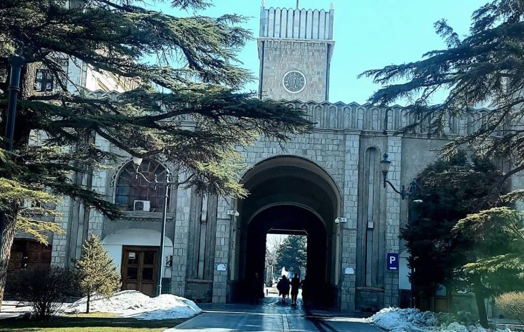 د‌ کابينې غونډه؛  مستحقو کډوالو ته دې ځمکې ورکړل شي