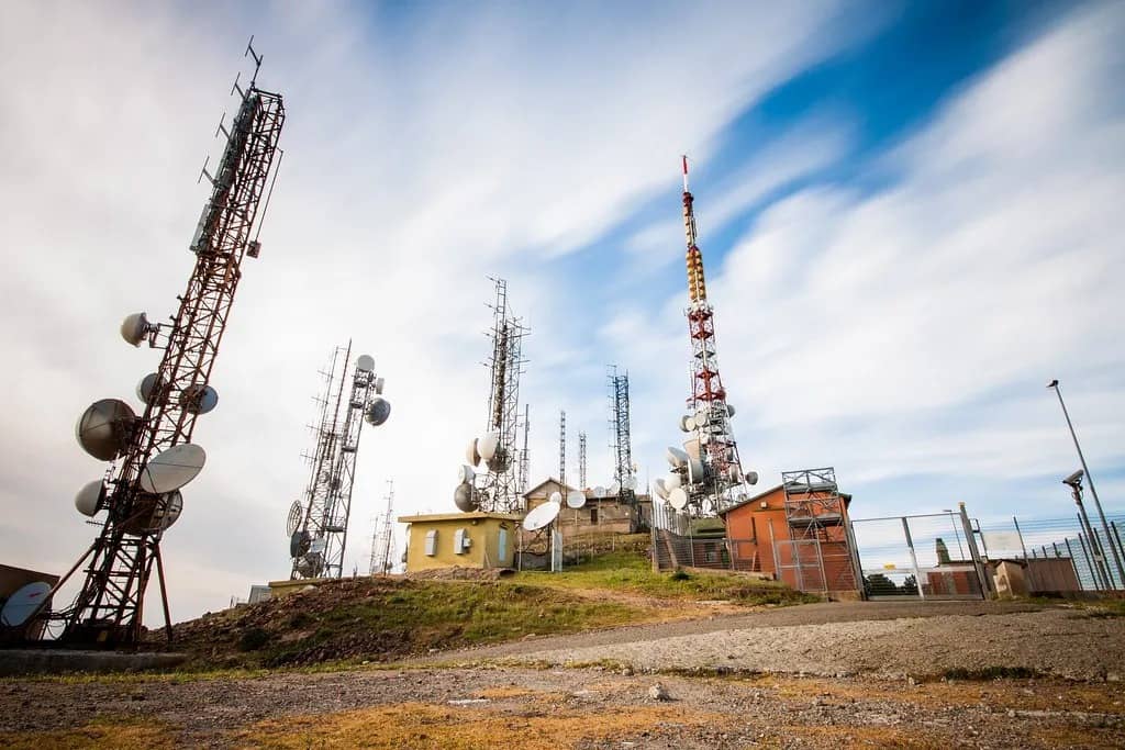 خوست کې د مخابراتي شبکو ۴۶ نوي سایټونه جوړېږي