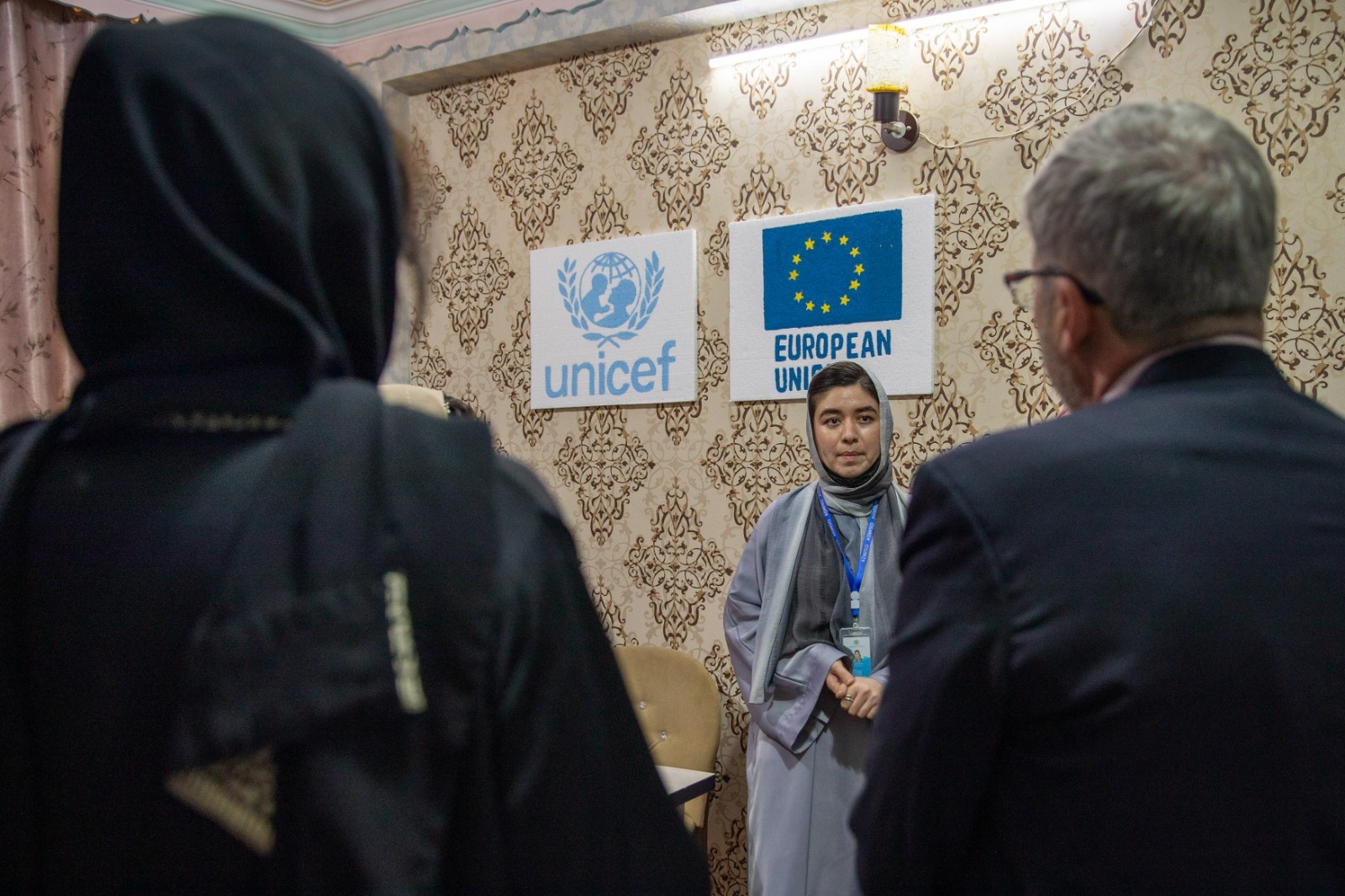 اروپایي ټولنه: افغان نجونو ته باید د محدودیتونو پر ځای فرصتونه برابر شي