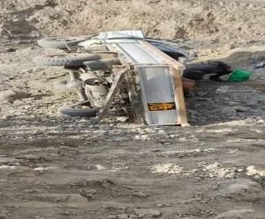 د ټرافیکي پېښې له کبله په بدخشان کې ۶ کسانو ته مرګ ژوبله اوښتې