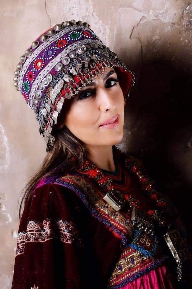 بایډن ته د افغانې خبریالې زرغونې منګل لیک