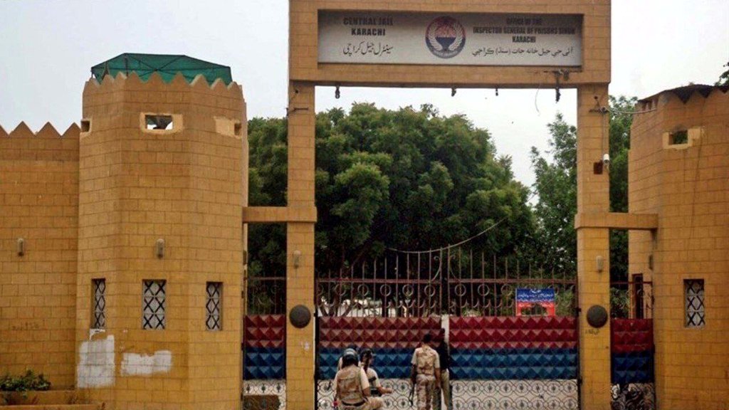 د کراچۍ له زندانونو ۵۶ نور افغان بندیان راخوشې شول