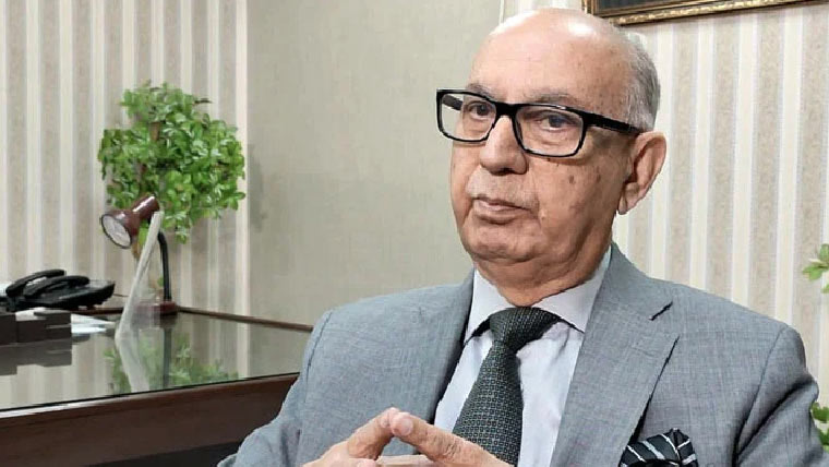 عرفان صديقي:  د عمران خان خوشې کېدو ته هېڅ بهانه نشته