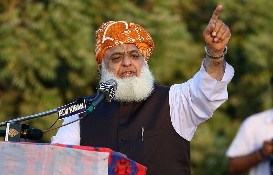 مولانا فضل الرحمن: پاکستان د امریکا پر نیابتي ډلې بدل شوی