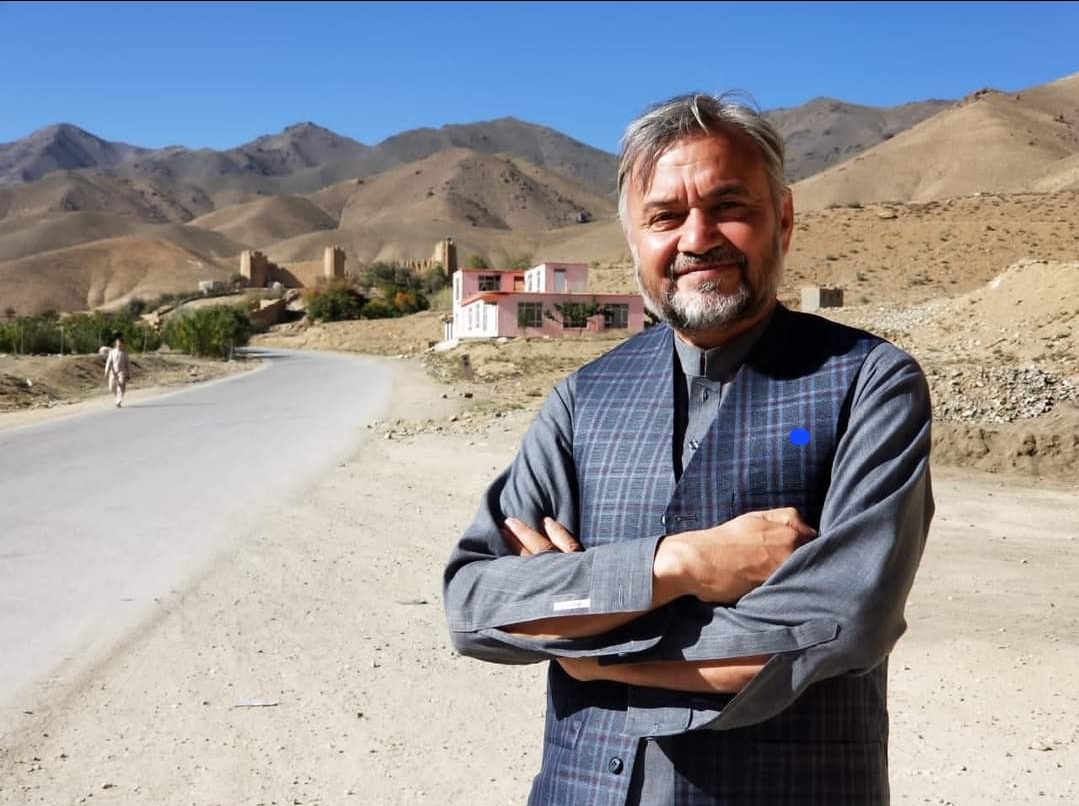 ما په منګي کې پراټې راوړې دینه