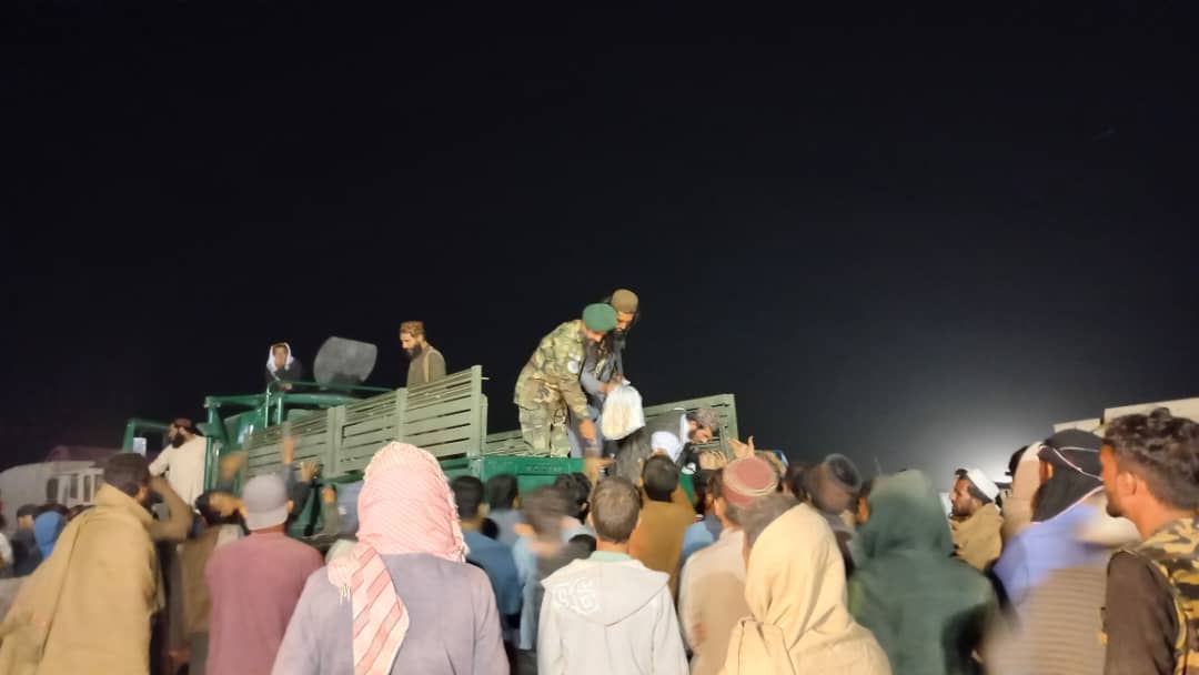 تورخم کې افغان کډوال سرپناه او خوراکي توکي نه لري