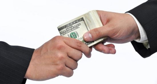 د مشرانو جرګې ۳ سناتوران د بډو په تور ونیول شول