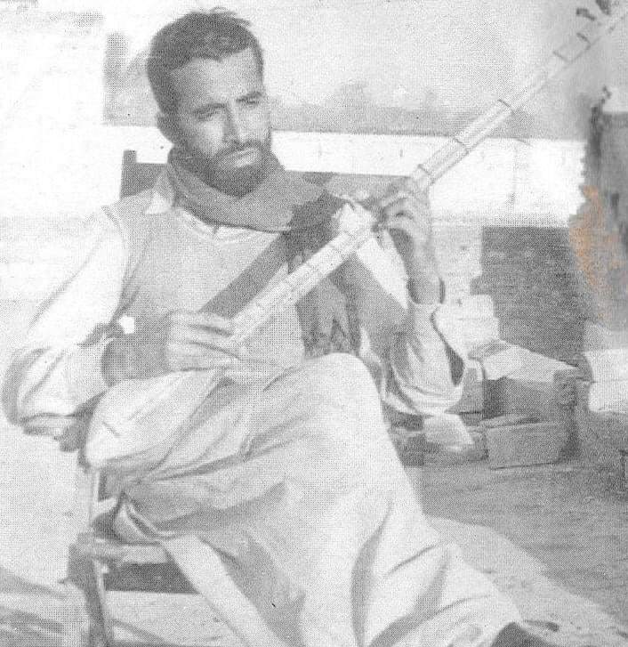 اجمل خټک، سياسي شاعر او که شاعر سیاستوال؟