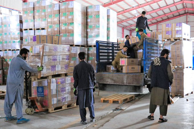 د روغتیا نړیوال سازمان د هېواد ۹۱ ولسوالیو ته روغتیایي تجهیزات لېږدولي