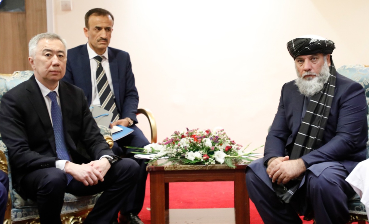 د قزاقستان راغلي پلاوي د سوداګرۍ له سرپرست وزیر سره کتلي