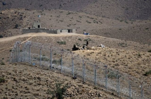 پر ډېورنډ فرضي کرښه ناندرئ؛ طالبان یو اینچ را اوښتونکو پاکستاني پوځیان وژني؛ خو پاکستان وایي تار غزوو