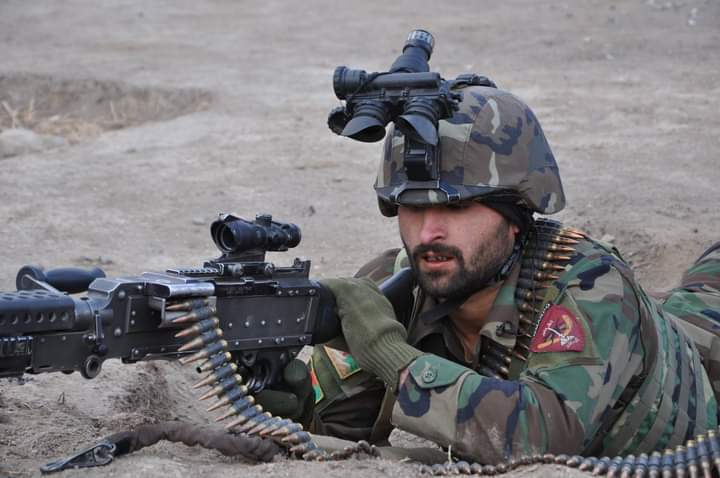 د جګړې دوام؛ دفاع وزارت په تېرو ۲۴ ساعتونو کې ۱۷۶ طالبانو ته د مرګ ژوبلې اړولو ادعا لري.