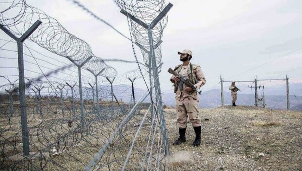 ایران له افغانستان سره د نمیروز پر پوله ازغن سیم نصبوي