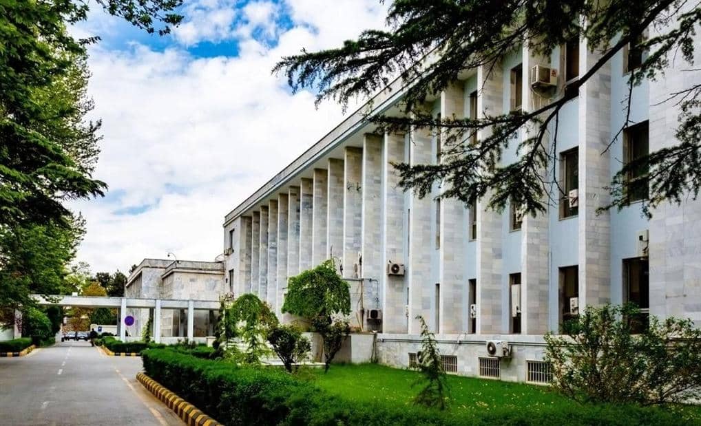 بهرنيو چارو وزارت یوناما ته:  د شرعي احکامو په اړه له څرګندونو ځان وساتئ