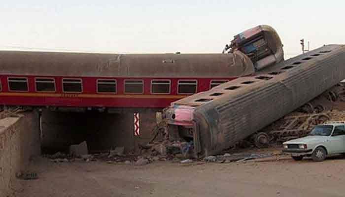 په ایران کې د اورګاډي د چپه کېدو پېښه کې ۲۱ تنه مړه شوي