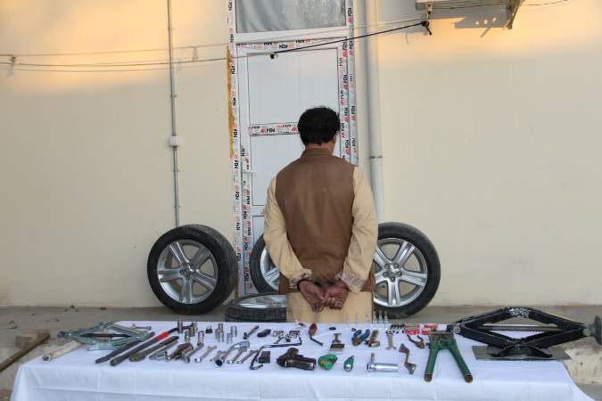 د کندهار پولیسو د نقلیه وسایطو یو غل نیولی