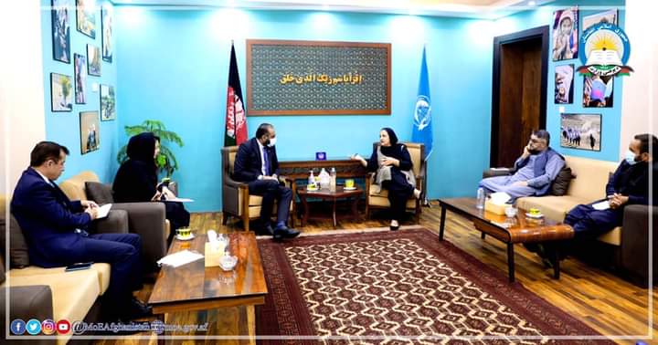 د پوهنې وزارت: ښوونځي له فلتر شوي انټرنټ سره وصلوي