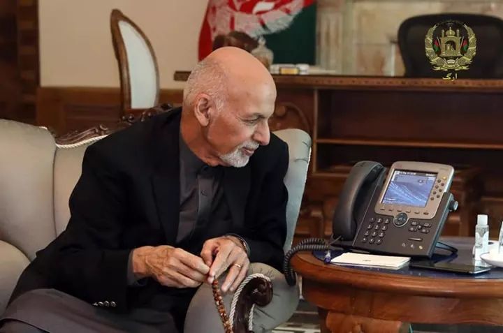 ولسمشر غني له خپل ترکمنستاني سیال سره غږیدلی.