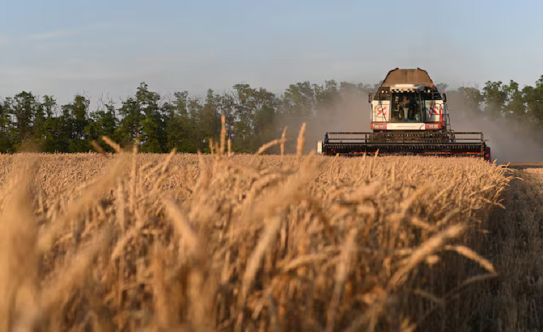 د ایران او اسرائیل جګړه؛ سرپرست حکومت له روسیې سره پر وارداتو خبرې کوي