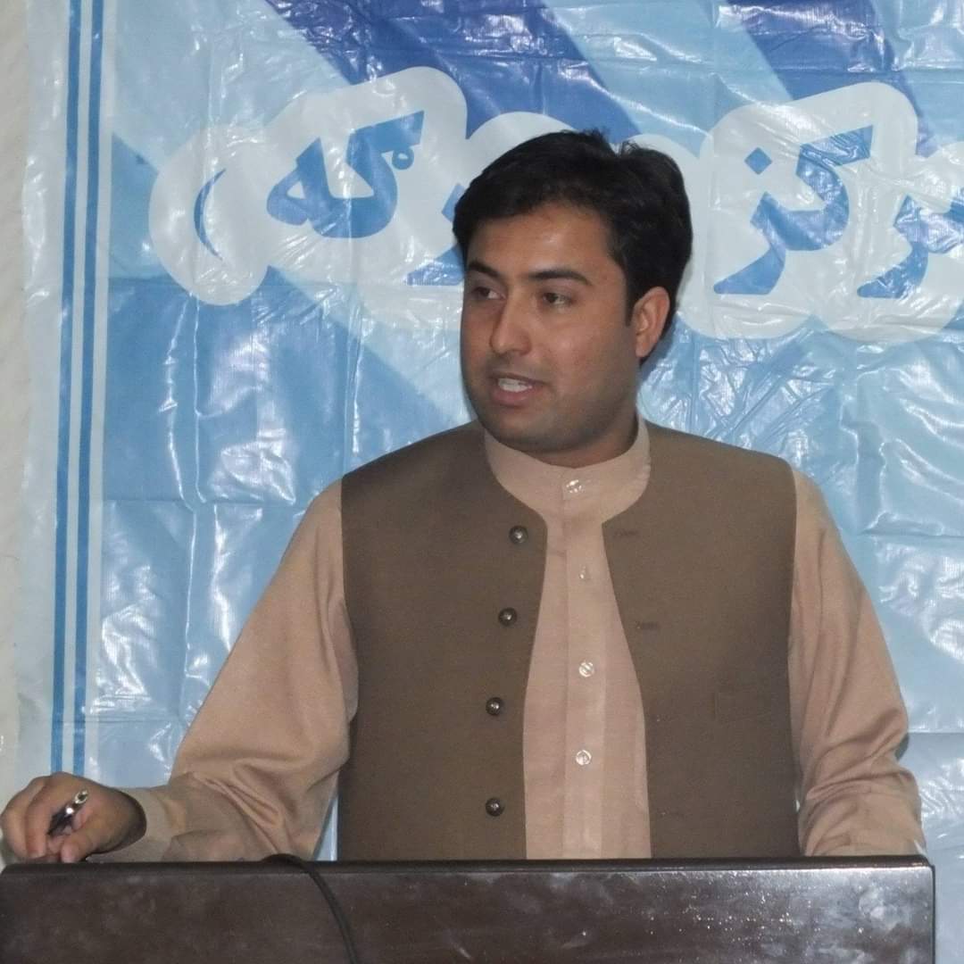 لنډې کیسې ته لنډه جوړښتي کتنه