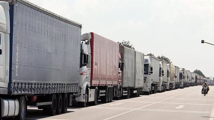 پاکستان له افغانستان سره په صادراتو کې ډیروالی راولي.