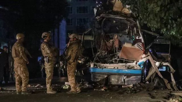 تېر ماښام؛ کابل کې دوو غبرګو چاودنو لږ تر لږه ۲۵ کسان مړه او ژوبل کړل.