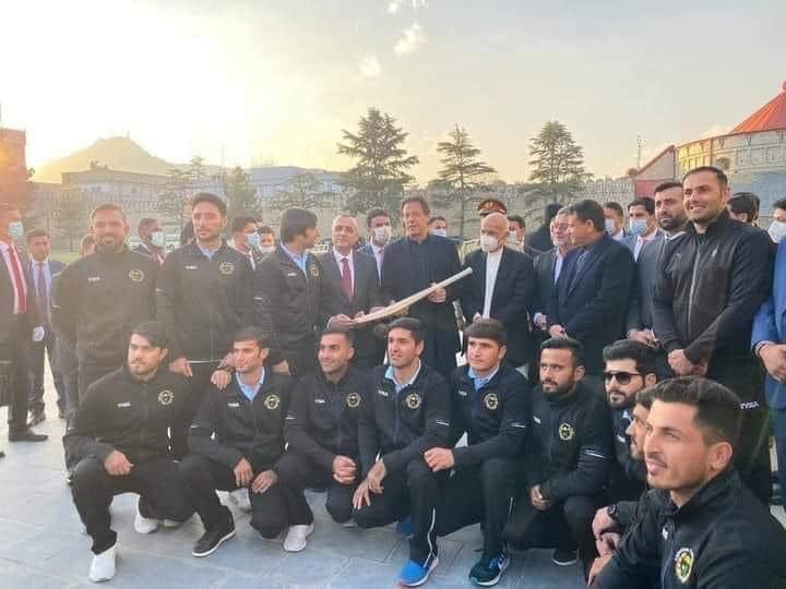 عمران خان له افغان لوبغاړو سره څه وویل؟