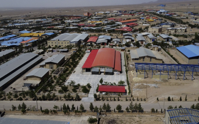 سرپرست حکومت: دمګړۍ افغانستان کې شاوخوا ۶زره صنعتي فابریکې فعالیت کوي