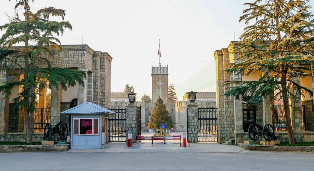 د سرپرست حکومت مشر: د اوسني نظام ساتنې لپاره هڅې وکړئ