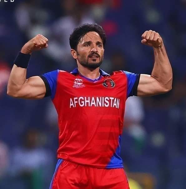 ولې ګلبدین نایب په استرالیا کې له افغان کرکټ لوبغاړو سره نشته؟