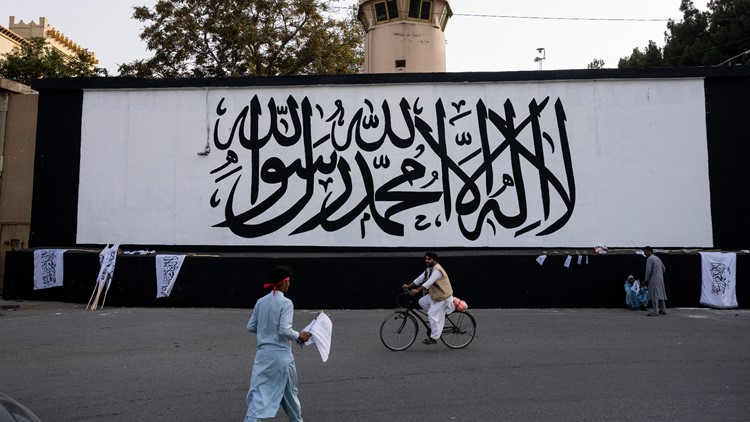 طالبان: نړۍ دې خپلې مرستې د سیاسي فشار وسیله نه‌ګرځوي