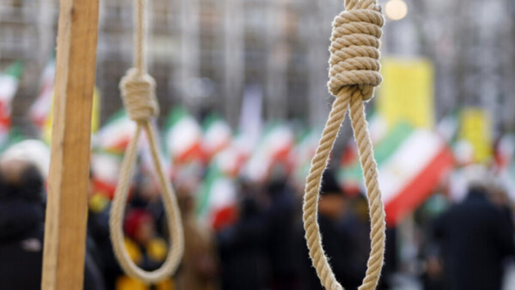 ایران کې د افغان کډوالو د اعدام لړۍ؛ نن دوه نور افغانان هم په دار وځړول شول