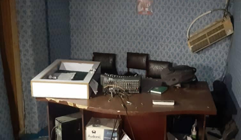 کندز کې پر سیمه ییزې راډیو د خلکو برید