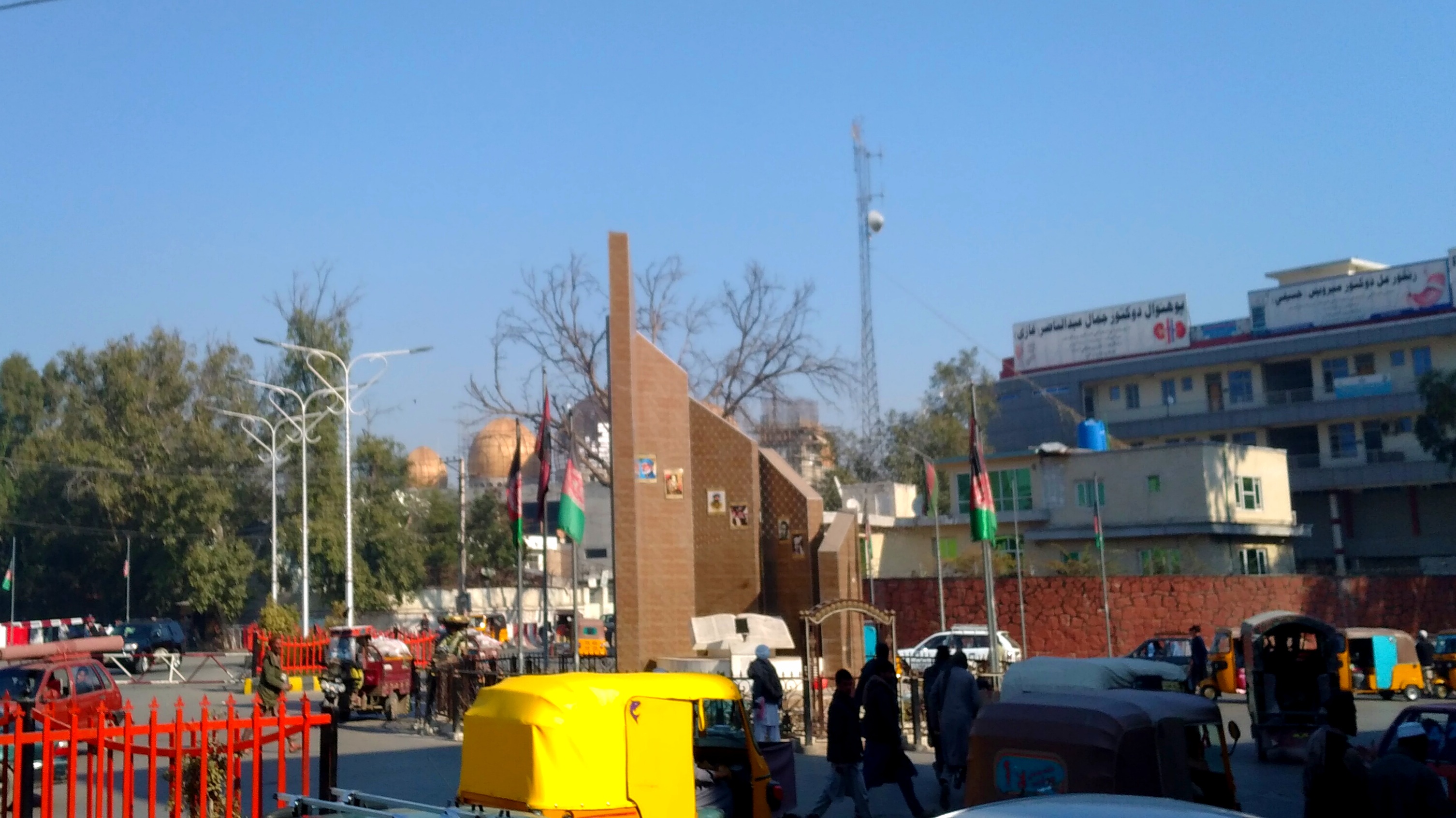 ننګرهار کې ترافیکي پېښې ۷ تنو ته مرګ ژوبله اړولې.