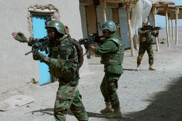 لغمان کې څلور تنه وسله‌وال طالبان ووژل شول.