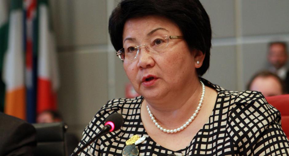 اوتنبایوا: افغانستان کې د بې وزلۍ کچه لوړه شوې