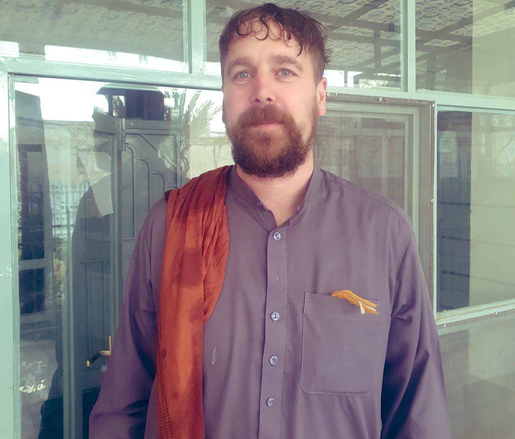 کندهار کې یو ګرځندوی مسلمان شوی