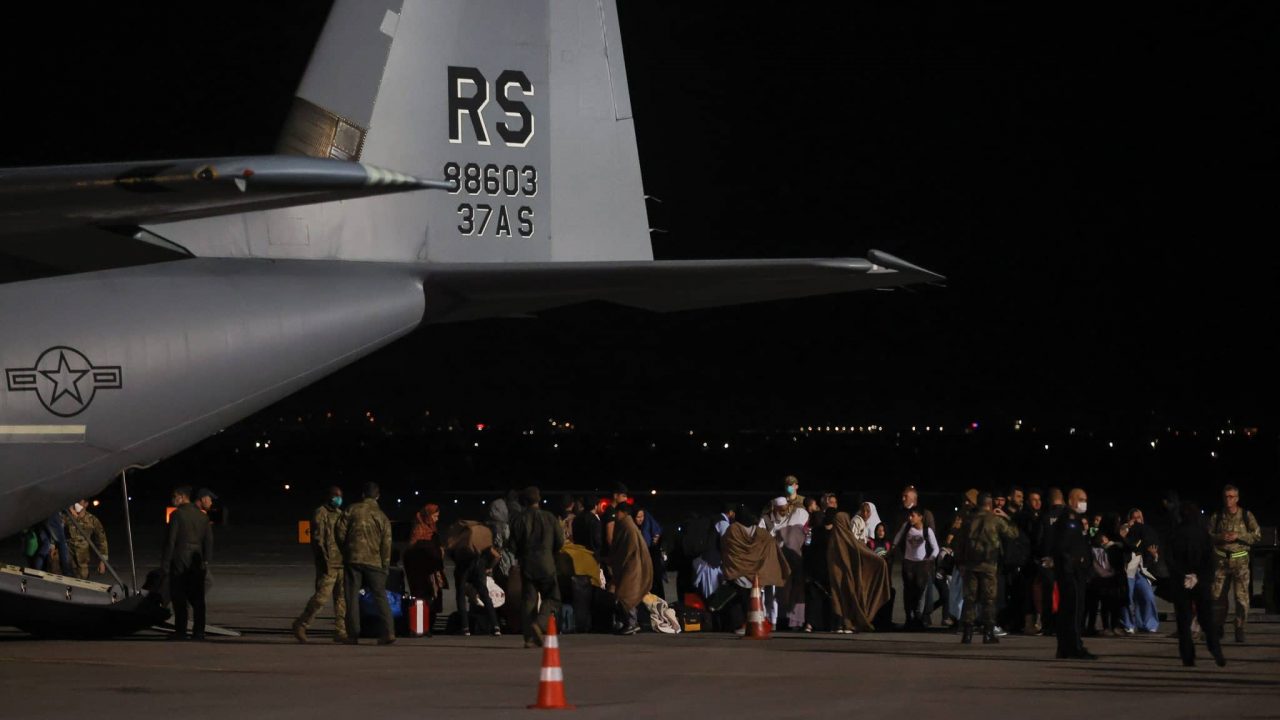 د نوي حکومت له راتګ وروسته؛ اسټراليا د ۵۰ زره افغانانو د ویزو غوښتنلیکونه رد کړي