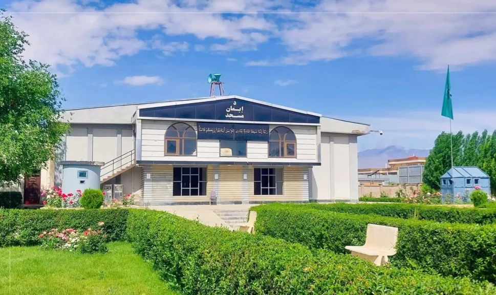 حکمت‌یار: کور مو نه دی محاصره شوی؛ د اوسېدو ځای بدلوو