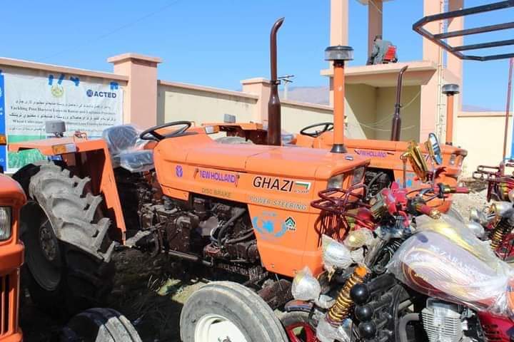 لغمان کې د دوه میلونه په ارزښت له بزګرانو سره مرسته وشوه.