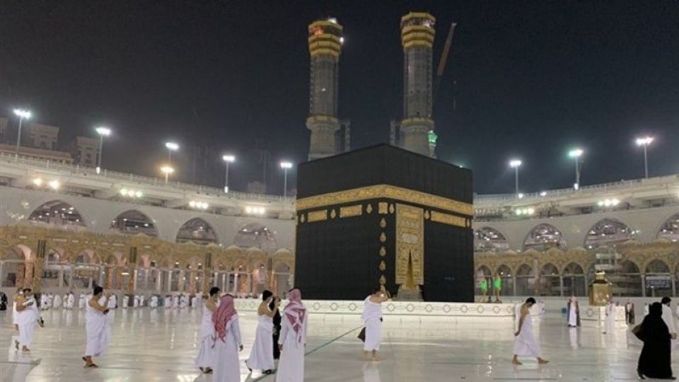 سعودي عربستان:  د ۳۳ هېوادونو وګړو ته د عمرې کولو اجازه نه ورکوو