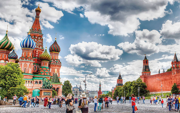 د پوهنې وزارت یوه پلاوي روسیې ته سفر کړی